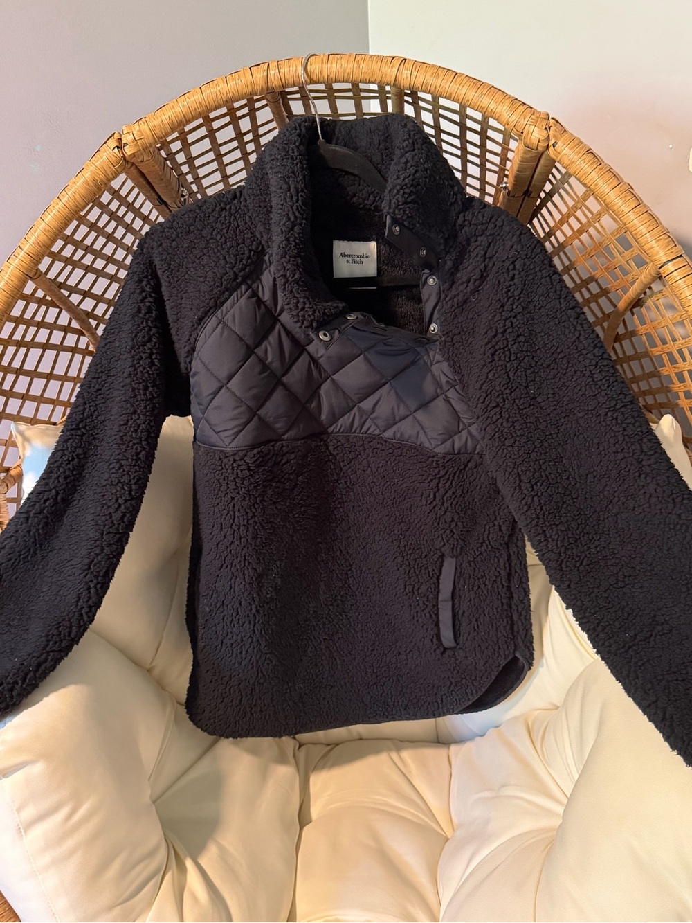 Abercrombie & Fitch Black Quilted Chest Sherpa Pullover